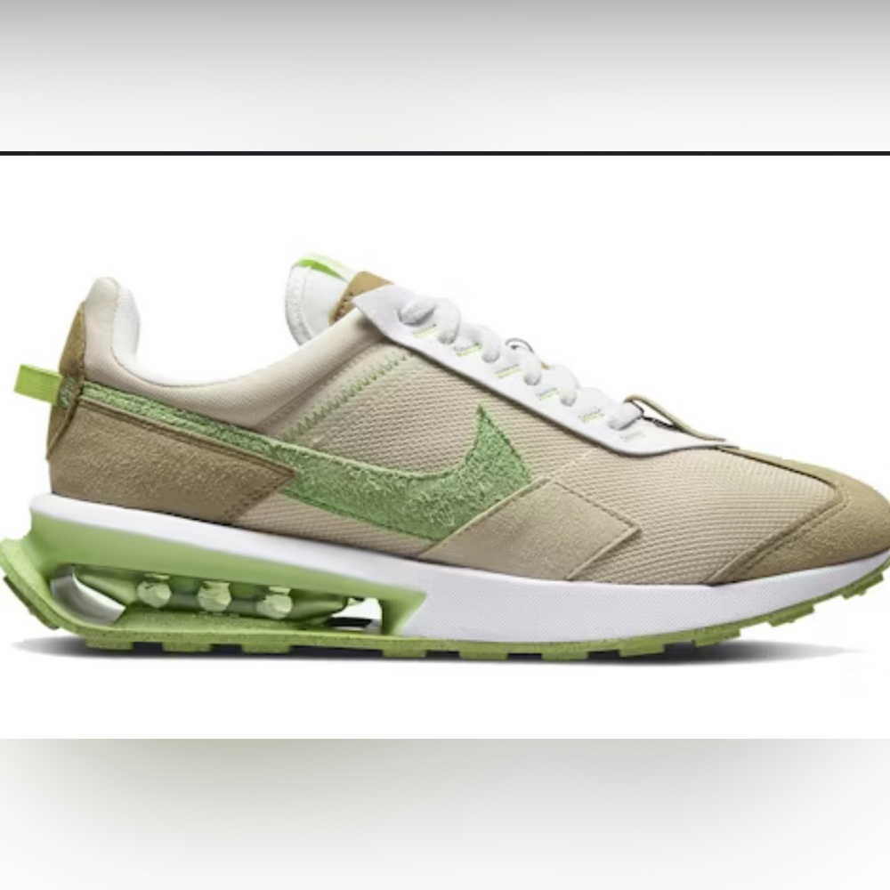 Nike Men’s Sneakers Beige and Light Green Air-Visible Low Tops